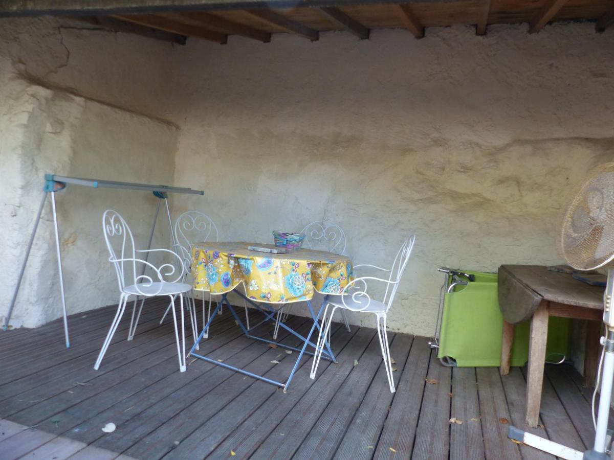 Maison Des Remparts Nichee Sous La Cite Carcasona Exterior foto