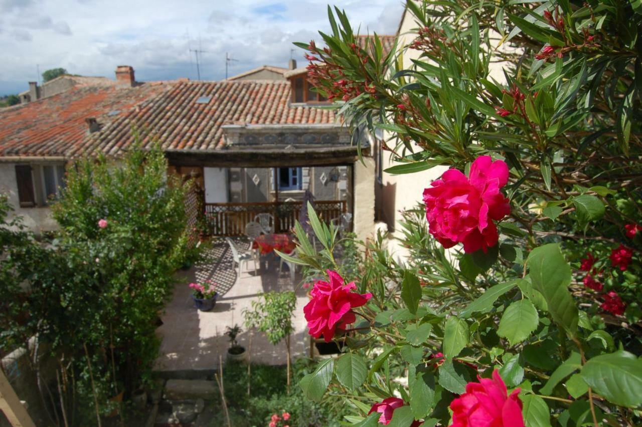 Maison Des Remparts Nichee Sous La Cite Carcasona Exterior foto