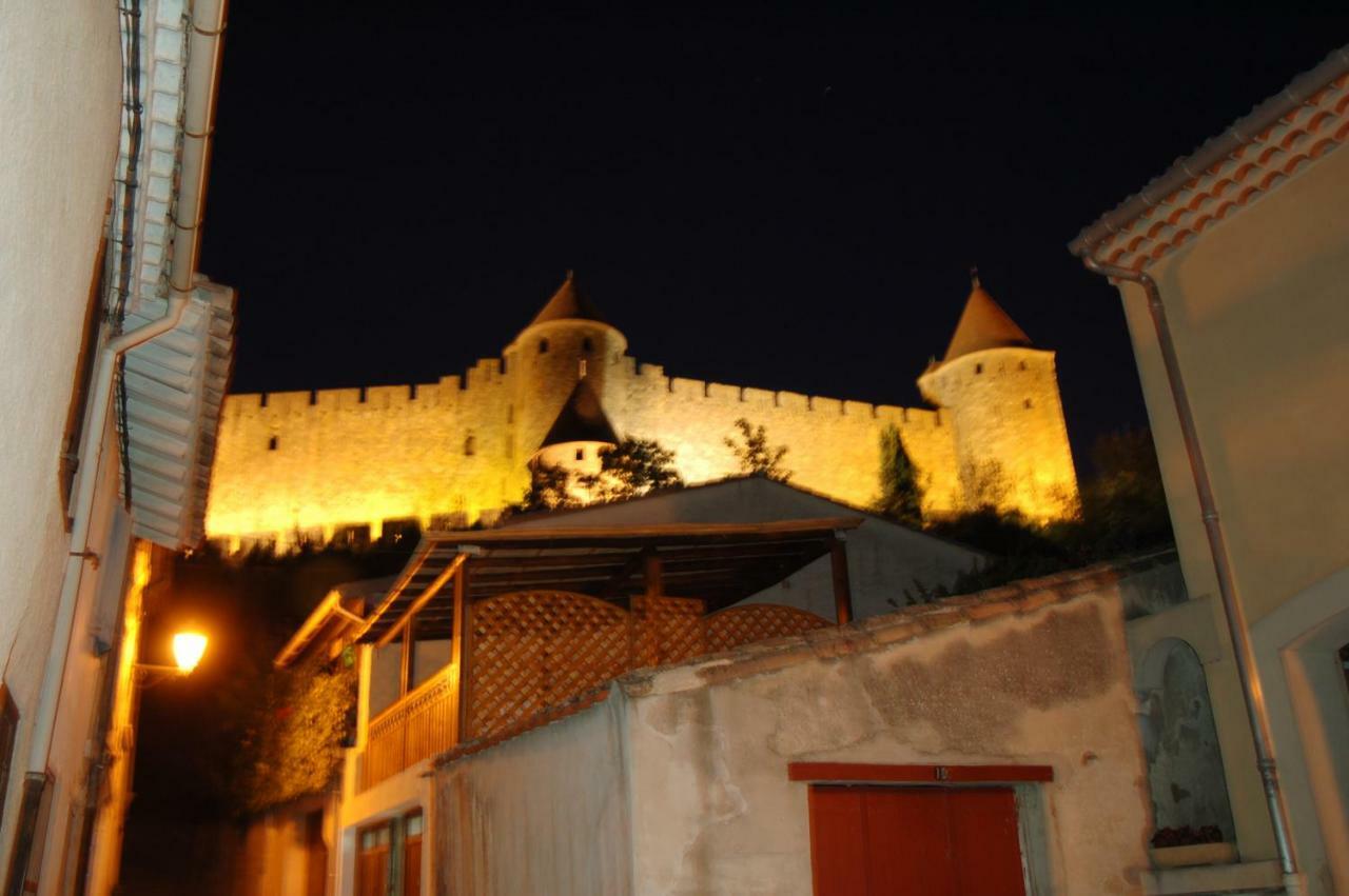 Maison Des Remparts Nichee Sous La Cite Carcasona Exterior foto